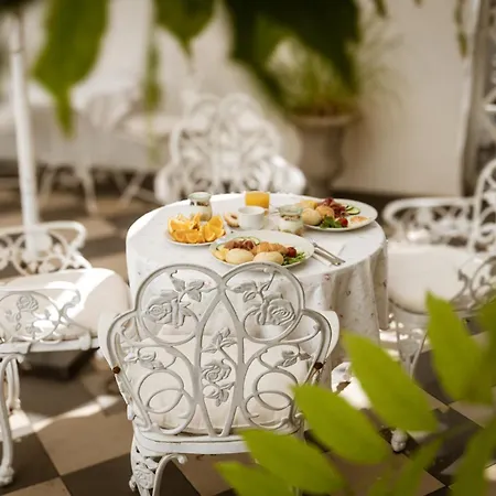 Hotel Allegro 4*